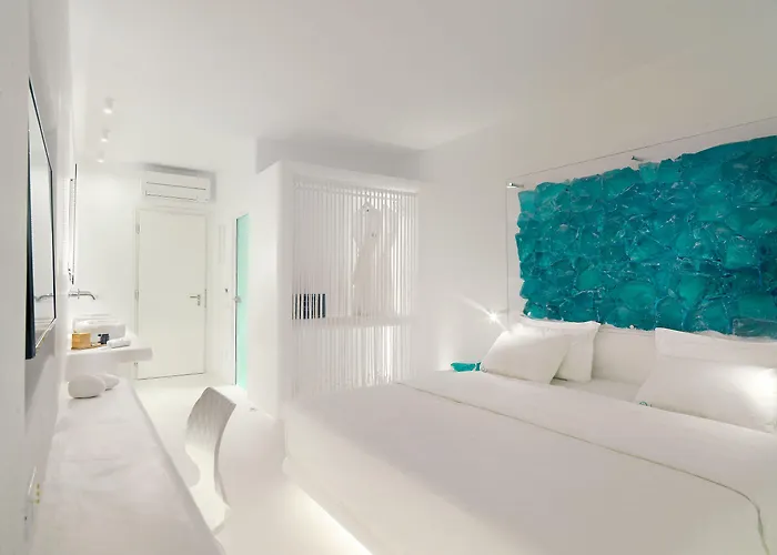 Mykonos Bay & 4* Mykonos Town