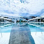 Mykonos Bay & 4* Mykonos Town